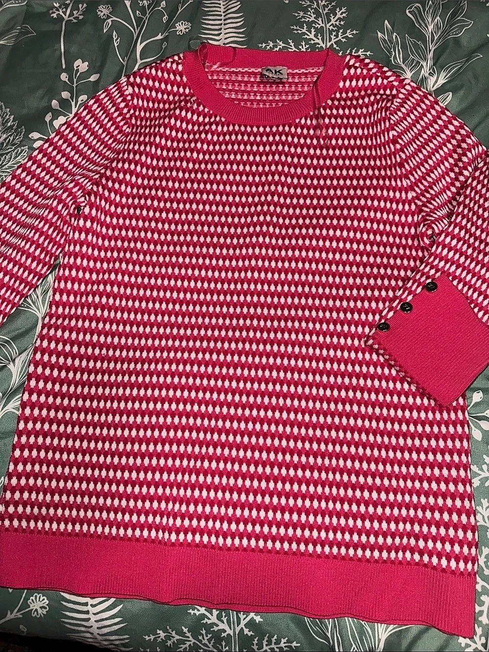 AK Pink & White Geometric Crew Neck Sweater Like New
